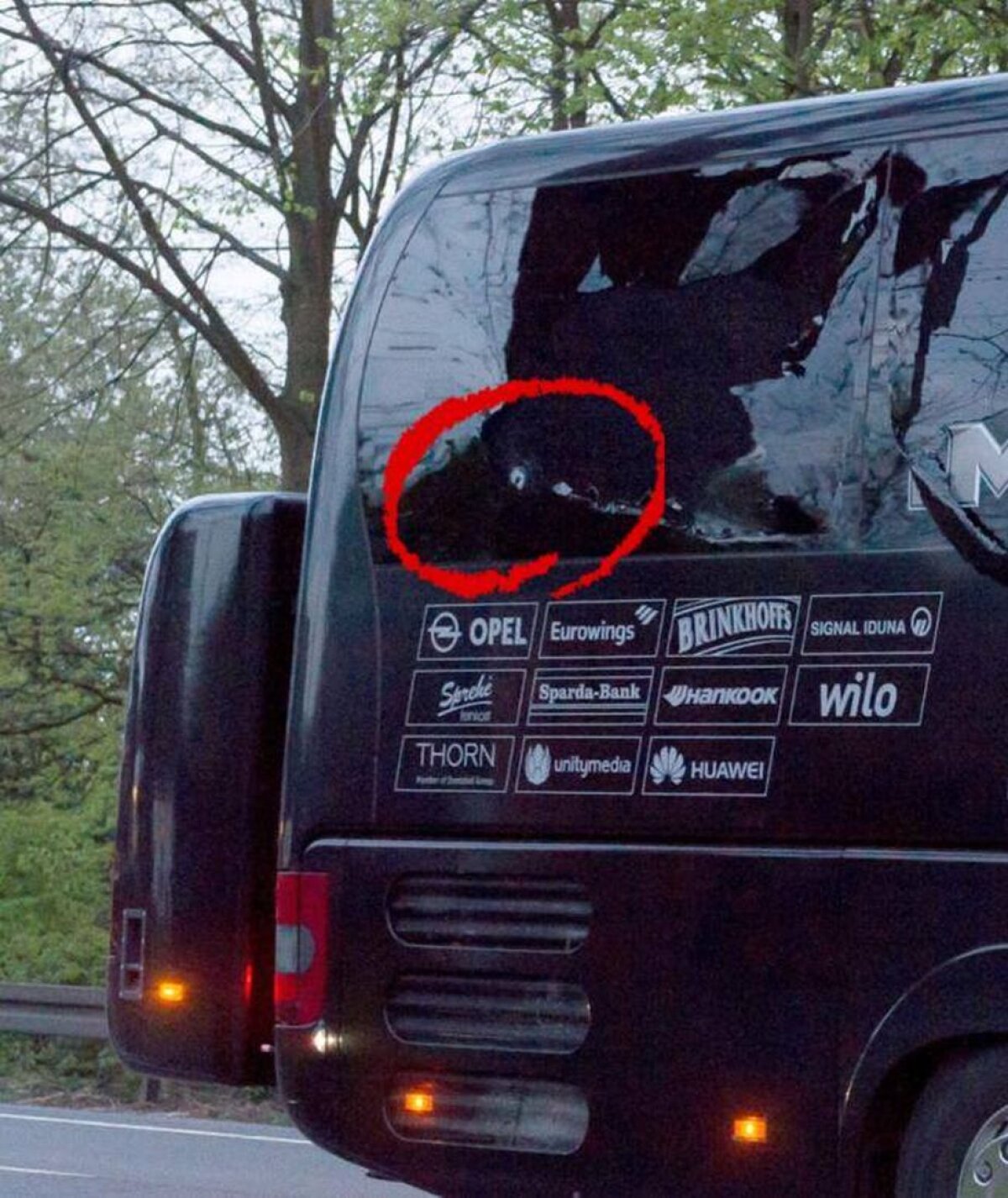 Noi dezvăluiri din infernul de la Dortmund! Cum au fost acționate bombele » Detalii de ultimă oră + pe cine caută poliția 