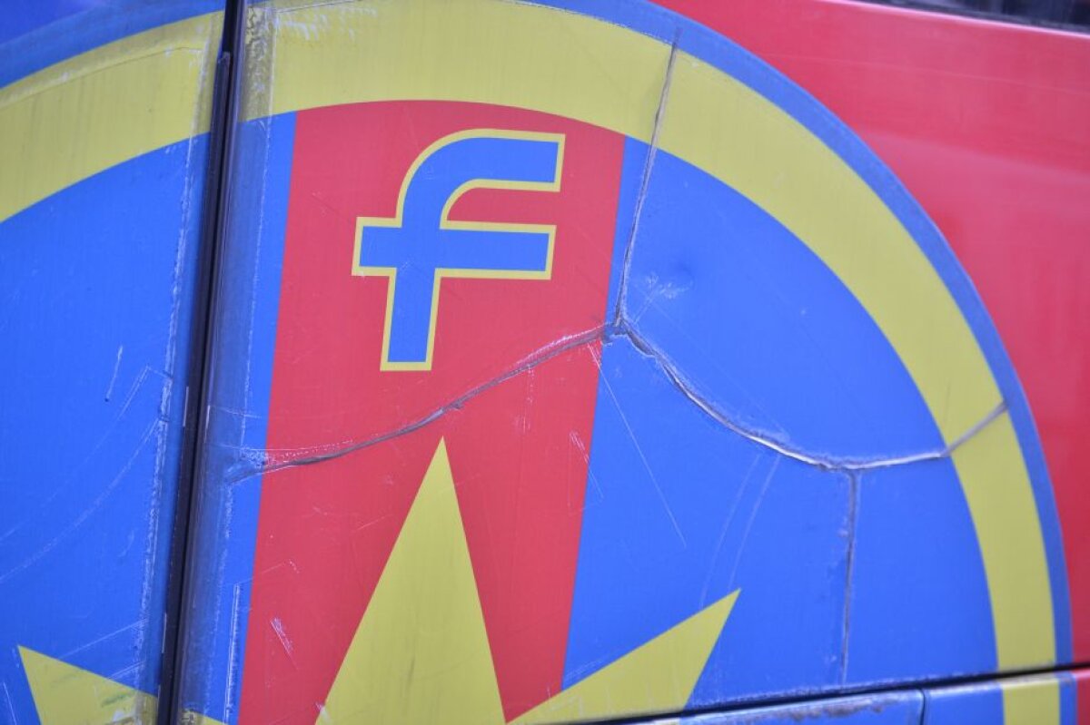 GALERIE FOTO Ce-a fost și ce-a ajuns! Cum arată acum autocarul FCSB » Imagini surprinse la Severin