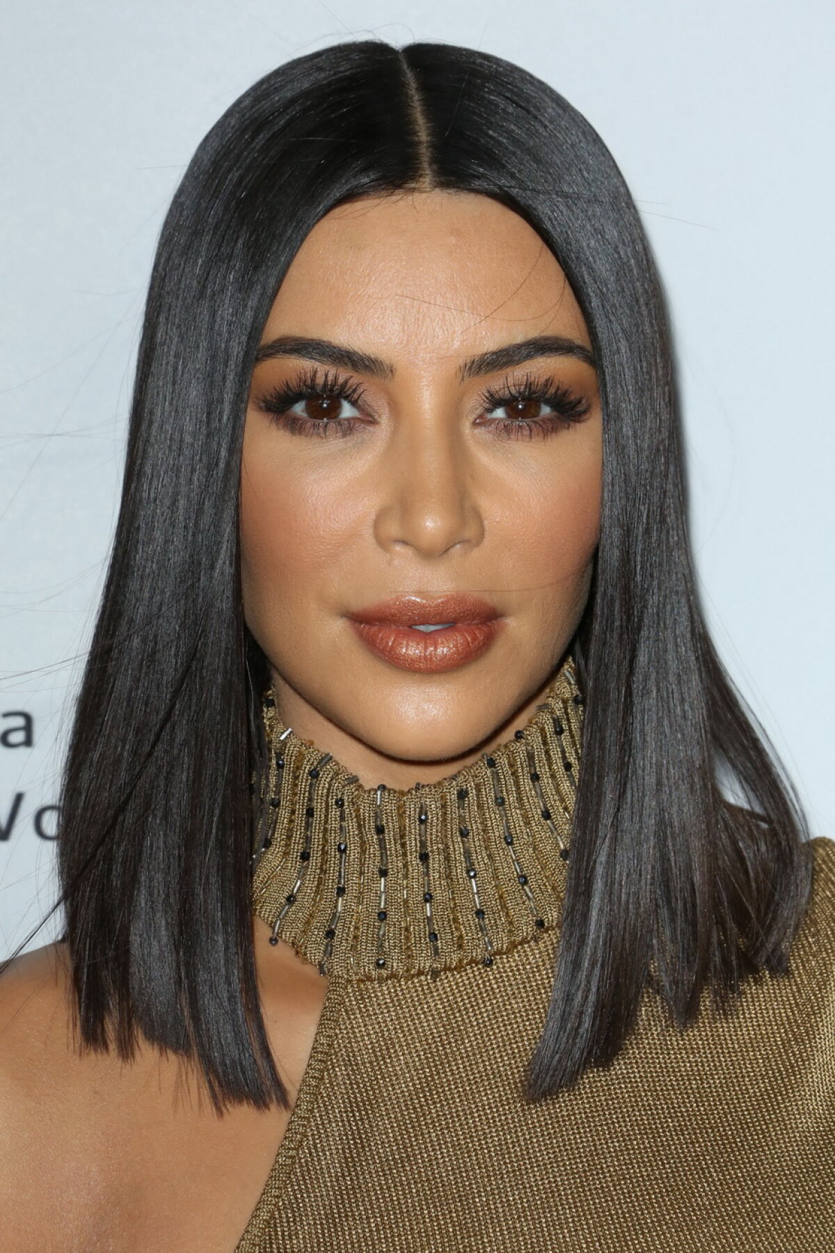 GALERIE FOTO A înnebunit audienţa: Kim a apărut în cea mai sexy rochie la premiera unui film!