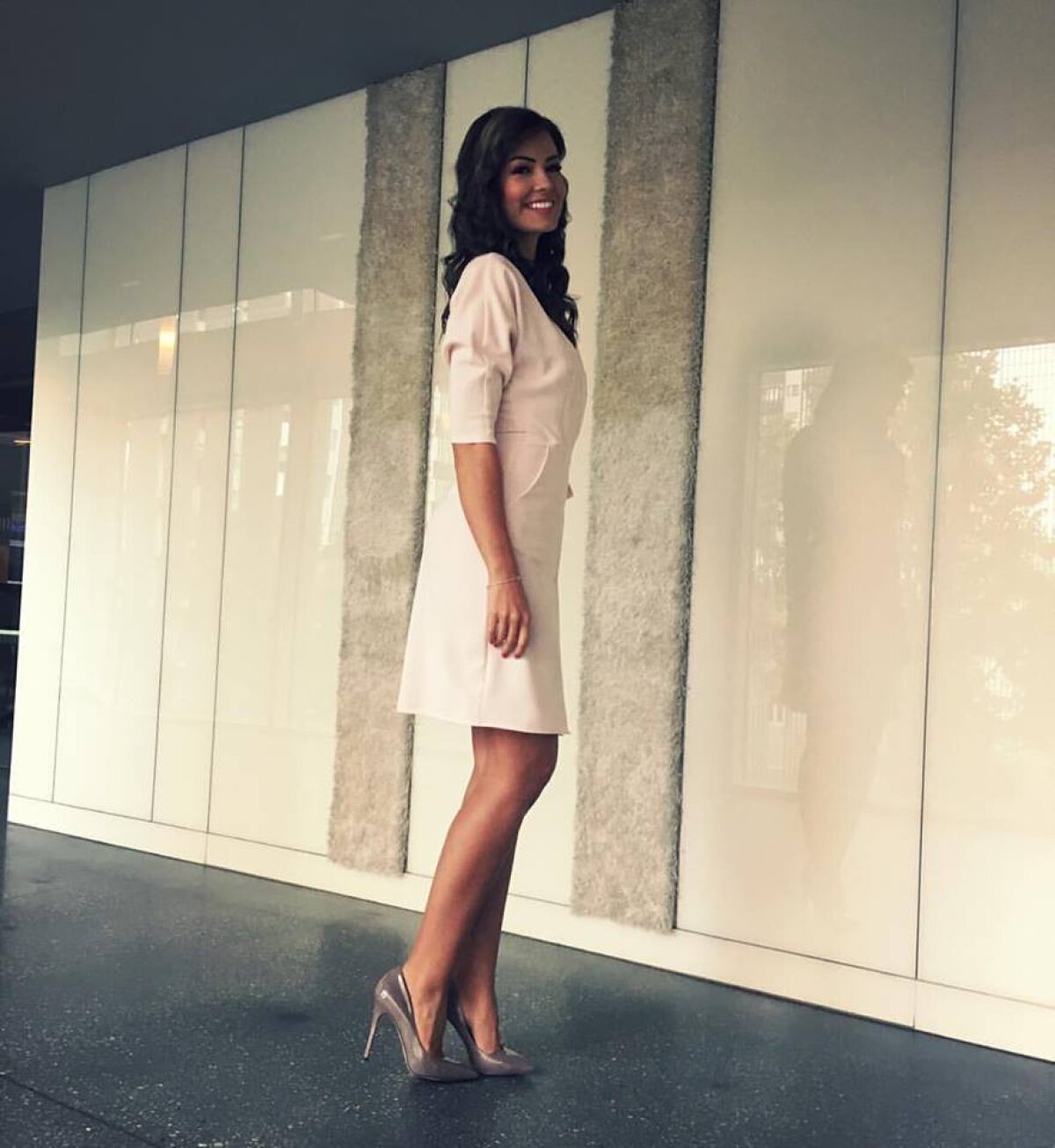 FOTO Diva de la pupitrul știrilor! A lăsat cariera de fotomodel pentru a lucra în sport