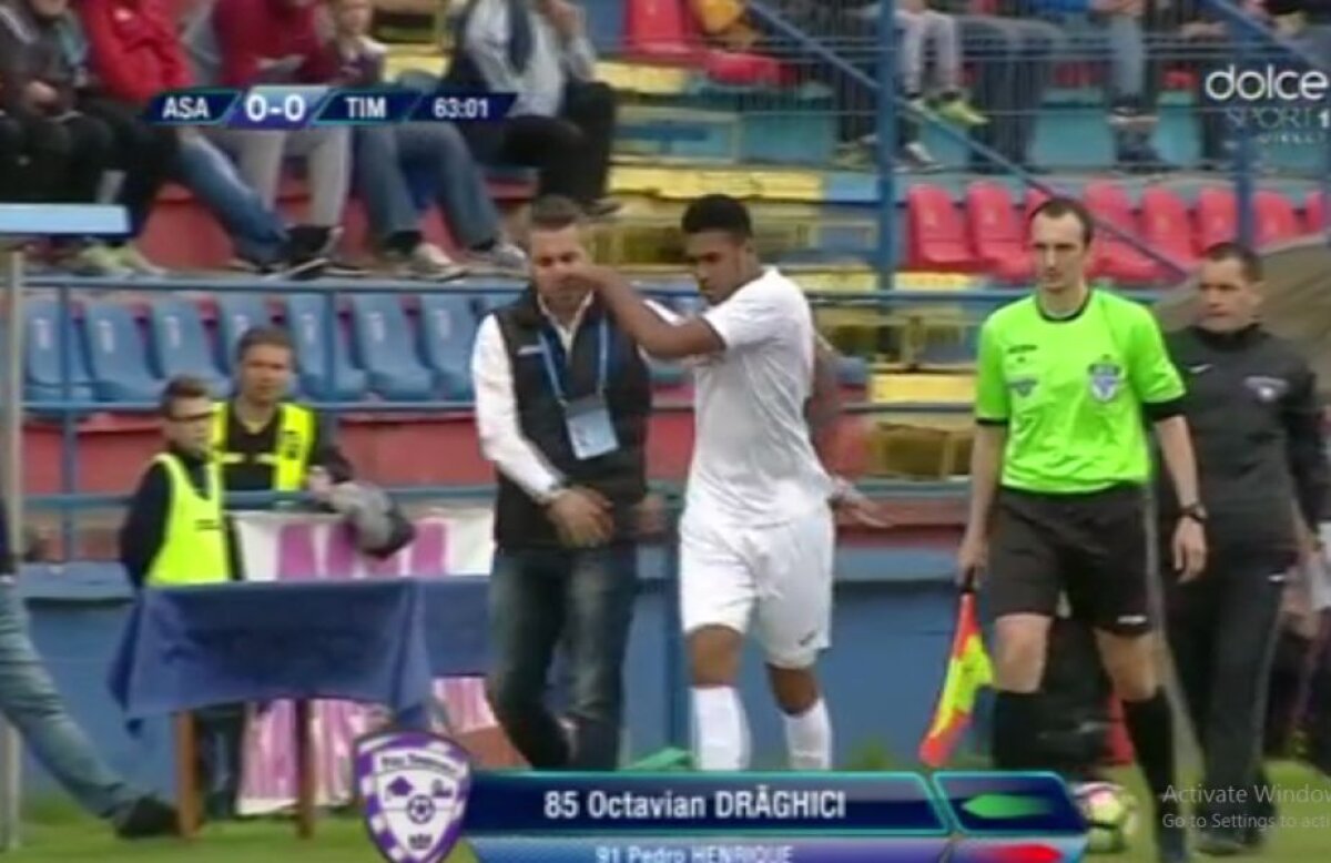 VIDEO+FOTO Aproape de un nou "episod Grozavu" în Liga 1 » A vrut să-și bată un jucător!