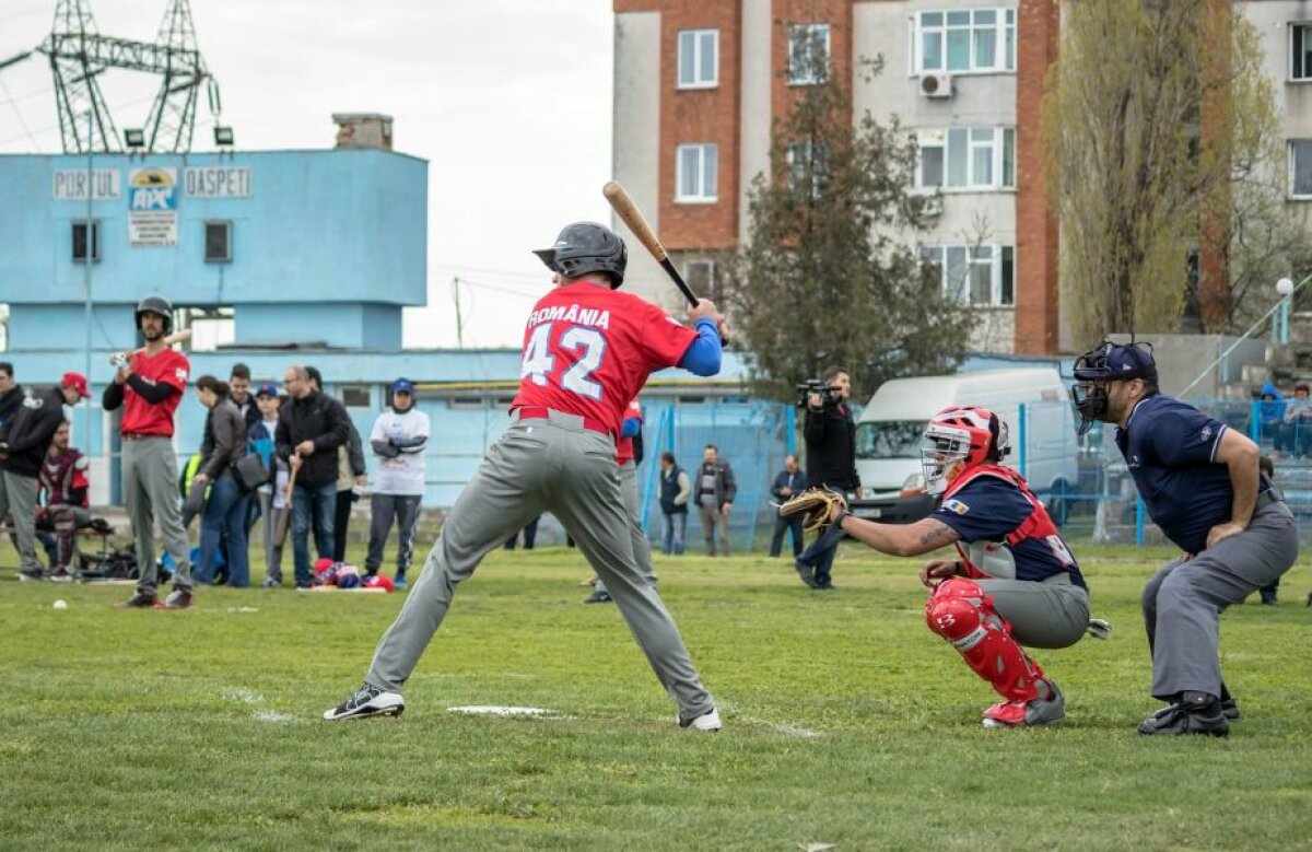 GALERIE FOTO Baseball în premieră pe litoral » Ambasadorul american a fost prezent la eveniment