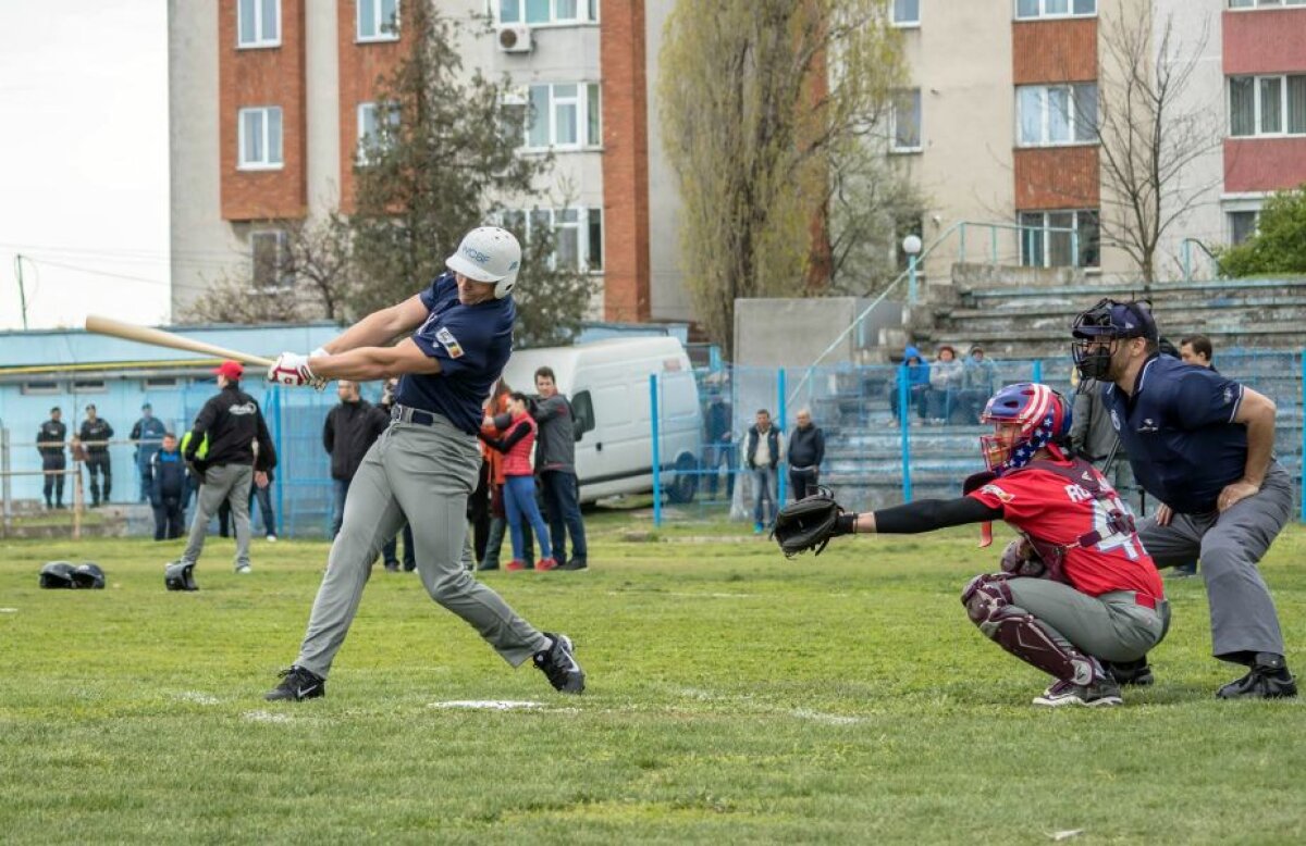 GALERIE FOTO Baseball în premieră pe litoral » Ambasadorul american a fost prezent la eveniment