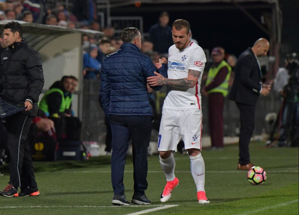 GALERIE FOTO Reghecampf l-a schimbat pe Alibec după doar o oră de joc! Reacție nervoasă a jucătorului