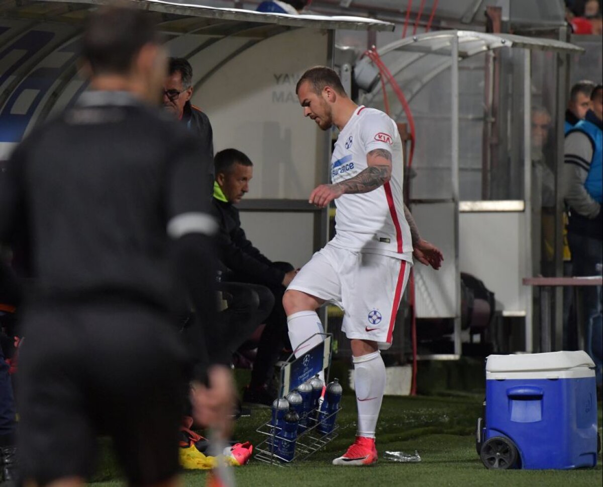 GALERIE FOTO Reghecampf l-a schimbat pe Alibec după doar o oră de joc! Reacție nervoasă a jucătorului