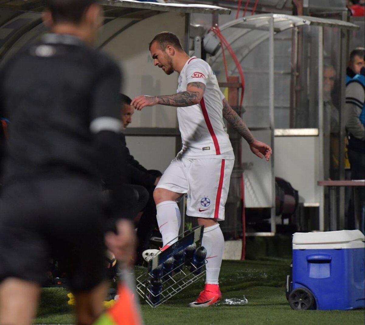 GALERIE FOTO Reghecampf l-a schimbat pe Alibec după doar o oră de joc! Reacție nervoasă a jucătorului