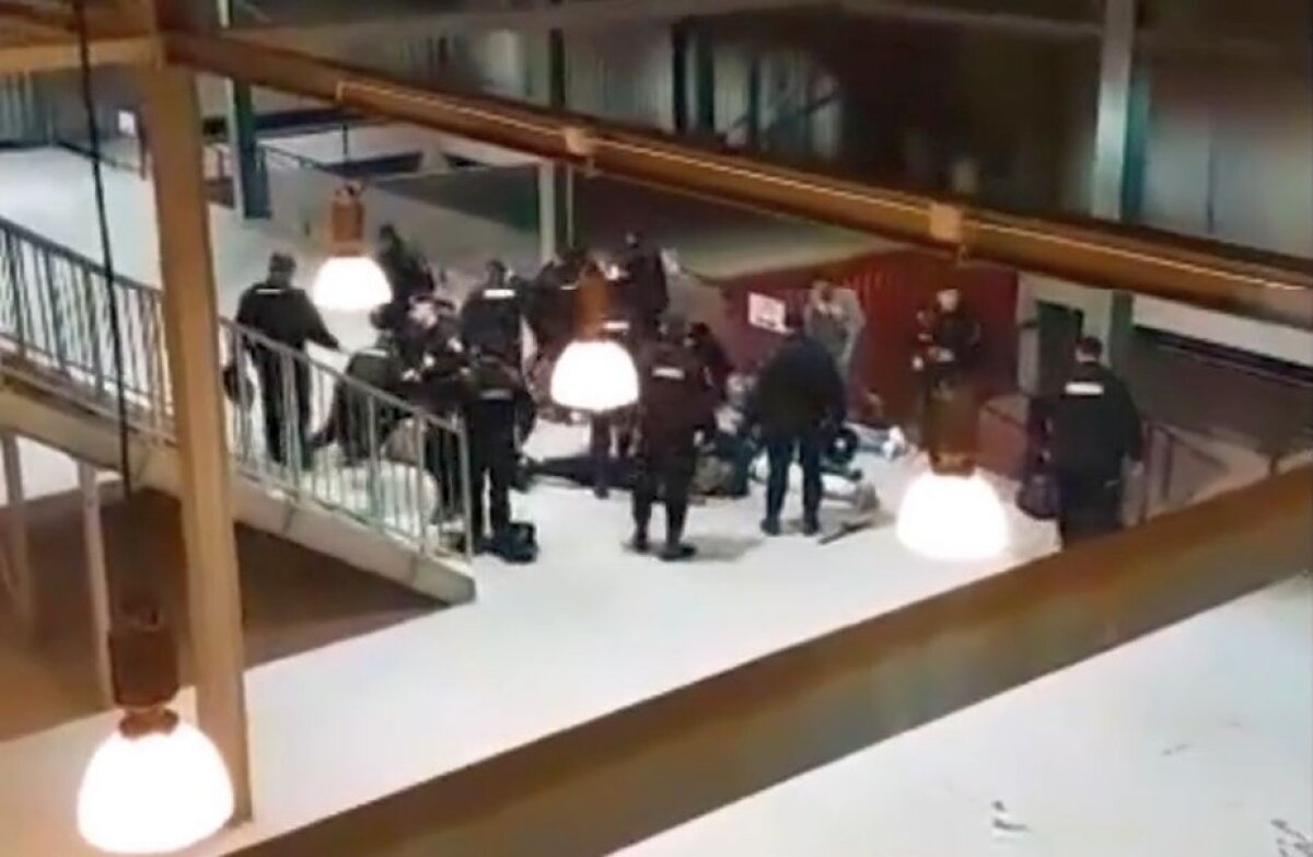 VIDEO + FOTO Scandal la CFR - FCSB: le-au furat steagul de pe gard! După codul ultras, gruparea ar trebui să se desființeze