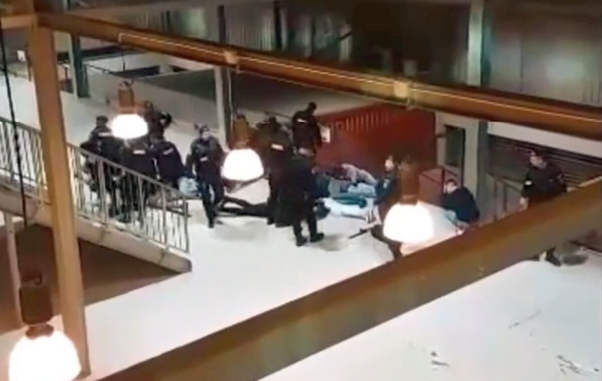 VIDEO + FOTO Scandal la CFR - FCSB: le-au furat steagul de pe gard! După codul ultras, gruparea ar trebui să se desființeze