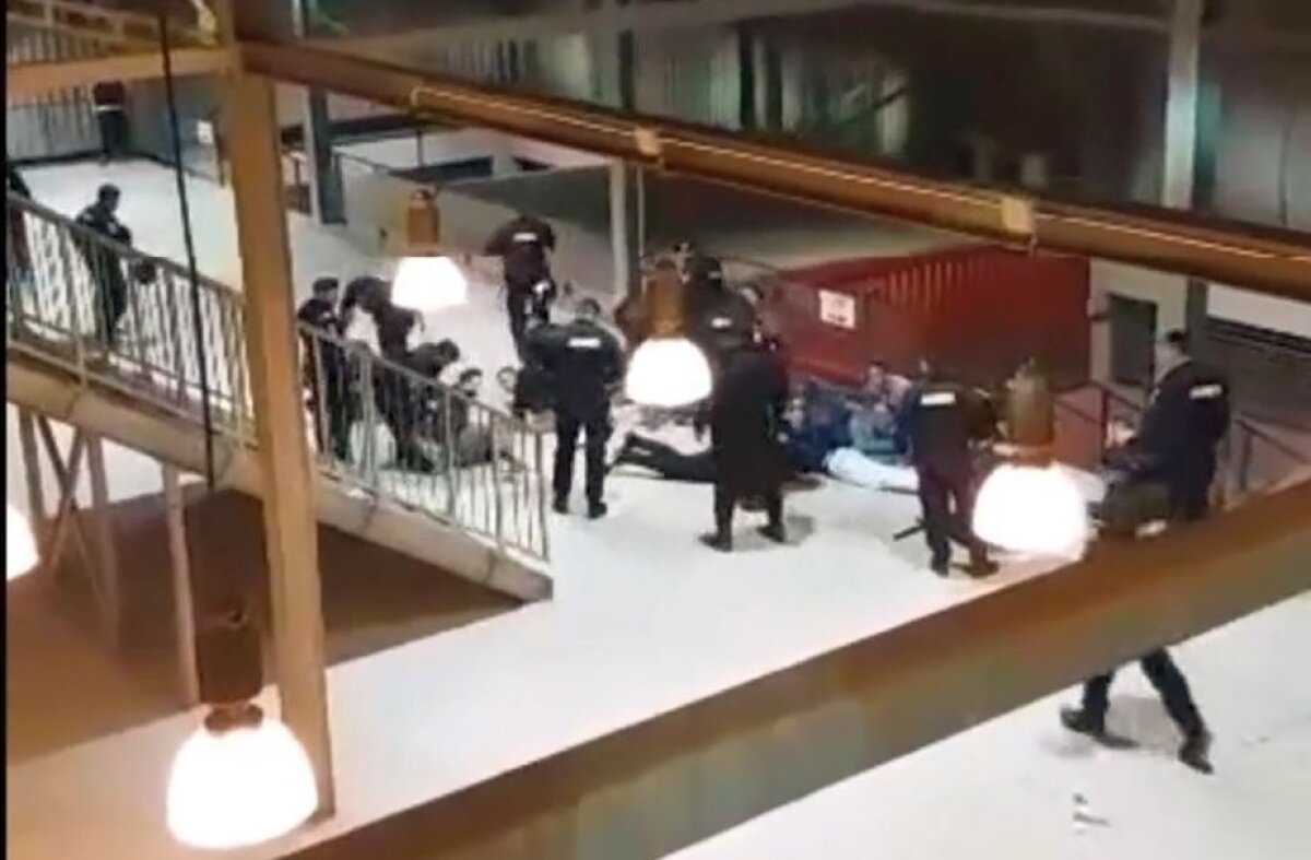 VIDEO + FOTO Scandal la CFR - FCSB: le-au furat steagul de pe gard! După codul ultras, gruparea ar trebui să se desființeze