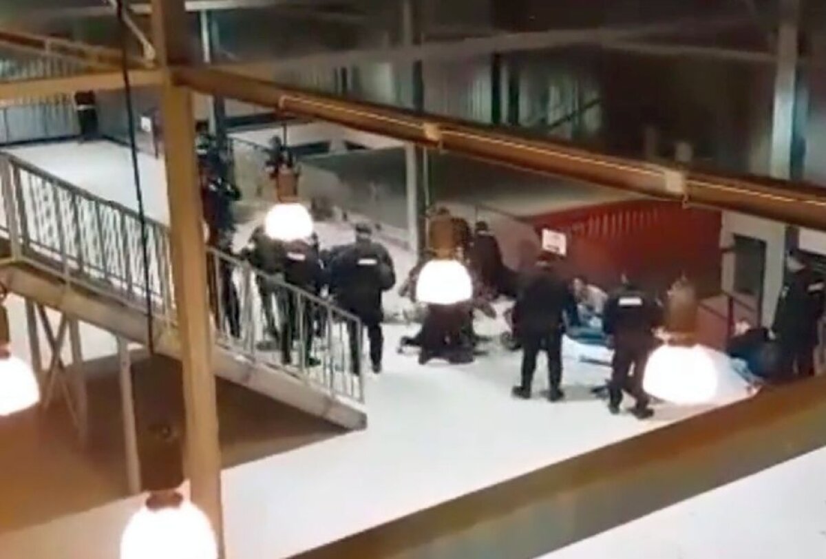 VIDEO + FOTO Scandal la CFR - FCSB: le-au furat steagul de pe gard! După codul ultras, gruparea ar trebui să se desființeze