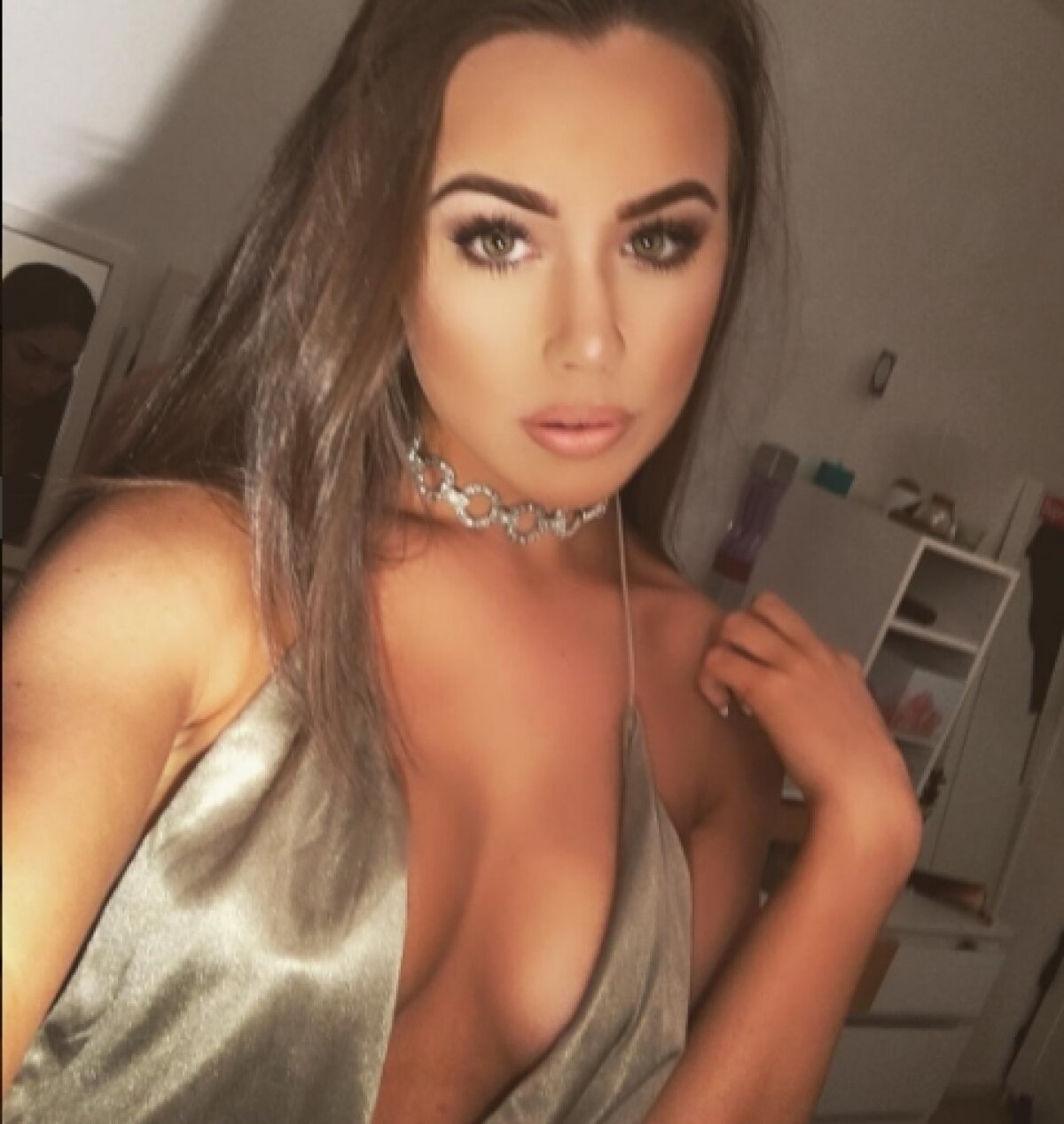 GALERIE FOTO Și-a lăsat soția pentru o îngrijitoare de câini! Cum arată noua iubită a lui Courtois