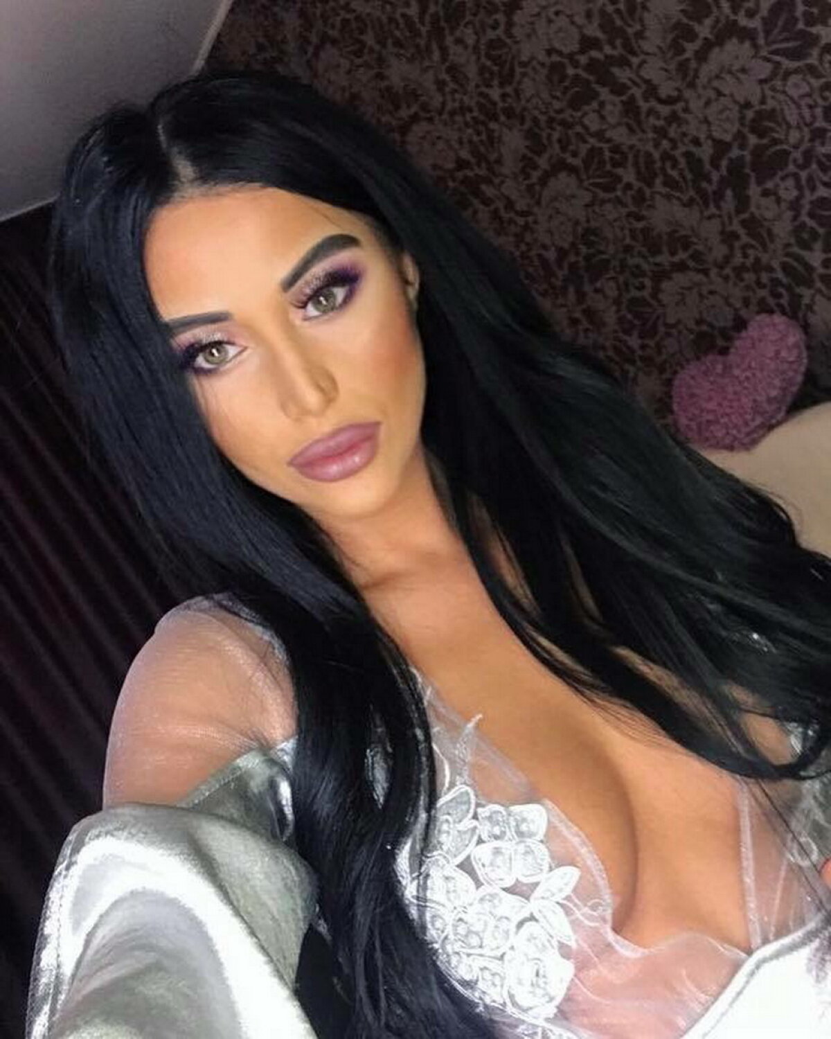 FOTO Daniela Crudu e pusă pe fapte! Imagini incendiare cu ea scăpate pe net