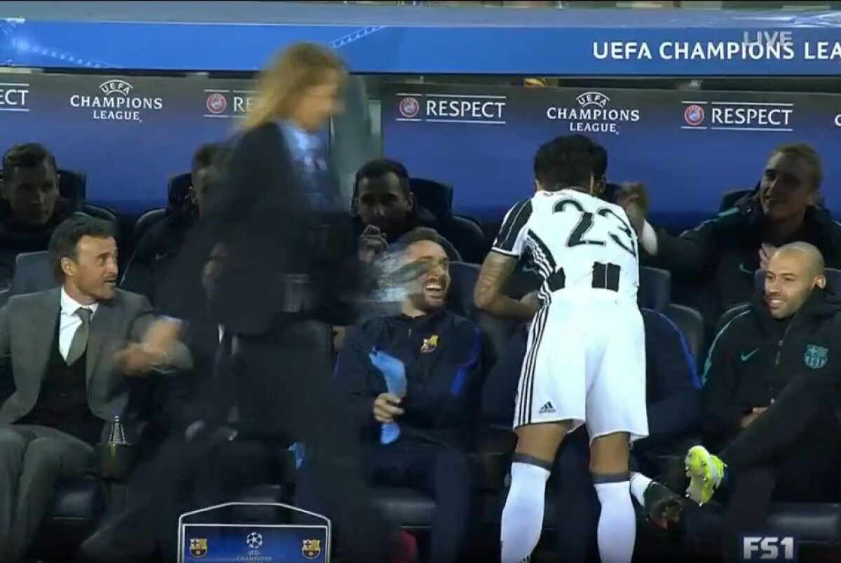 FOTO Ce s-a întâmplat după ce Dani Alves s-a dus la banca Barcelonei » Replică surprinsă de camerele TV: "Vino lângă mine"