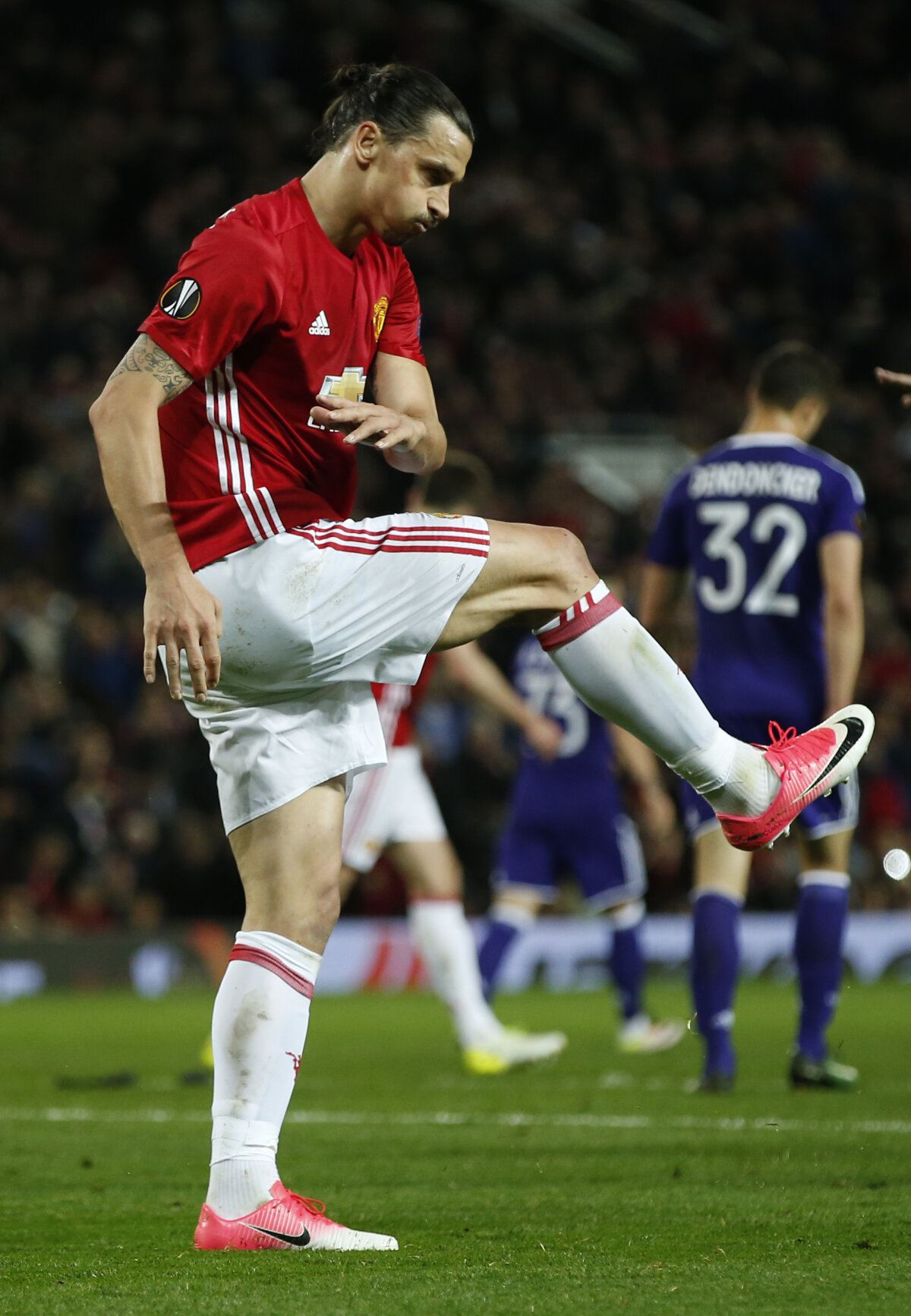 UPDATE / FOTO Verdict horror al medicilor în cazul accidentării lui Zlatan » Ar putea însemna finalul carierei!