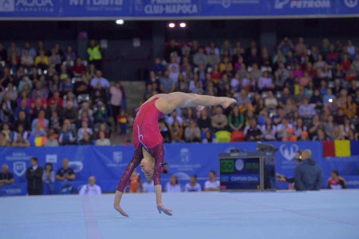 GALERIE FOTO Corespondență de la Cluj » Ioana Crișan și Olivia Cîmpian au concurat astăzi în finala de la individual compus