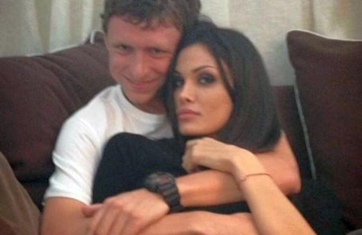 FOTO Un hacker a intrat în computerul soției unui internațional și i-a publicat pozele nud!