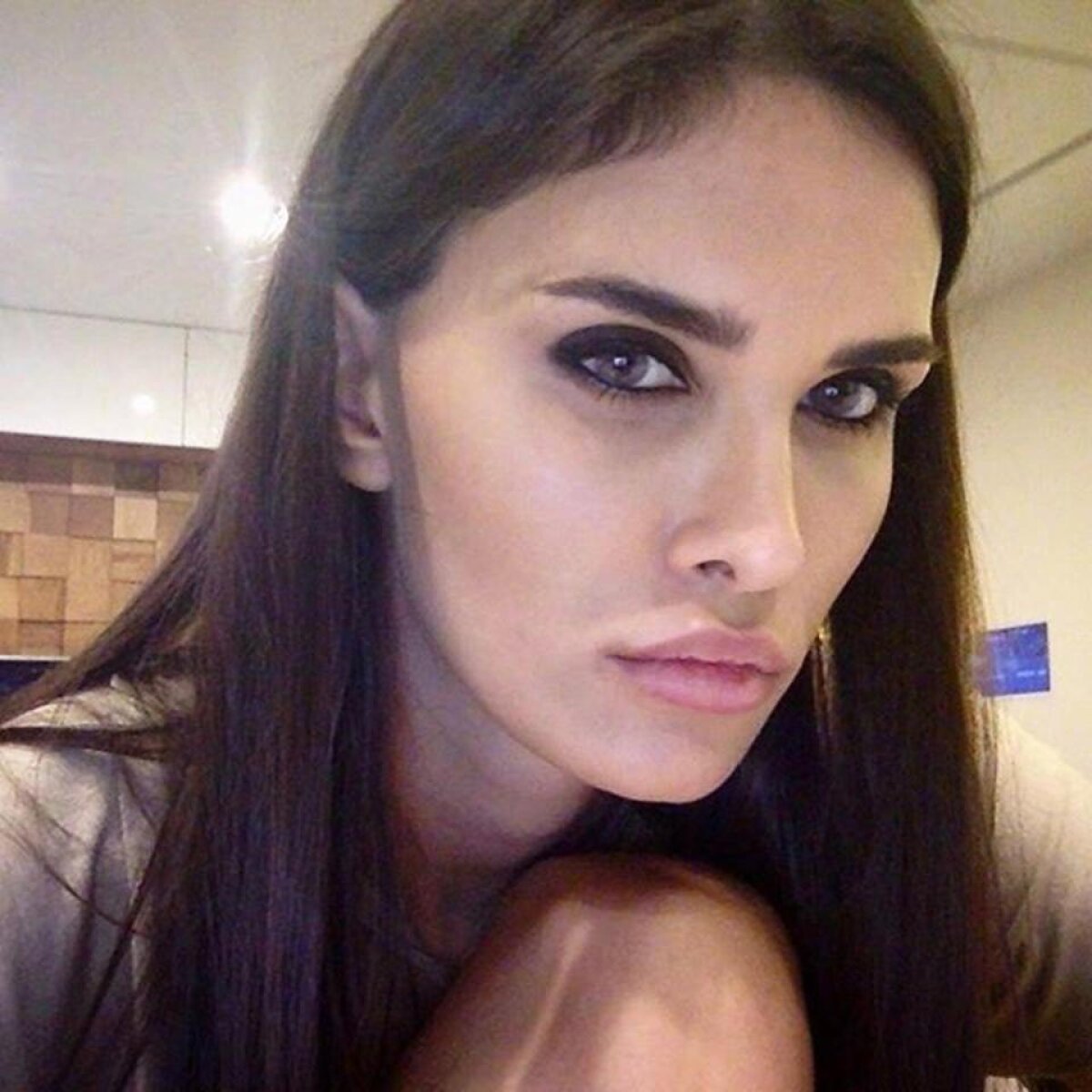 FOTO Un hacker a intrat în computerul soției unui internațional și i-a publicat pozele nud!