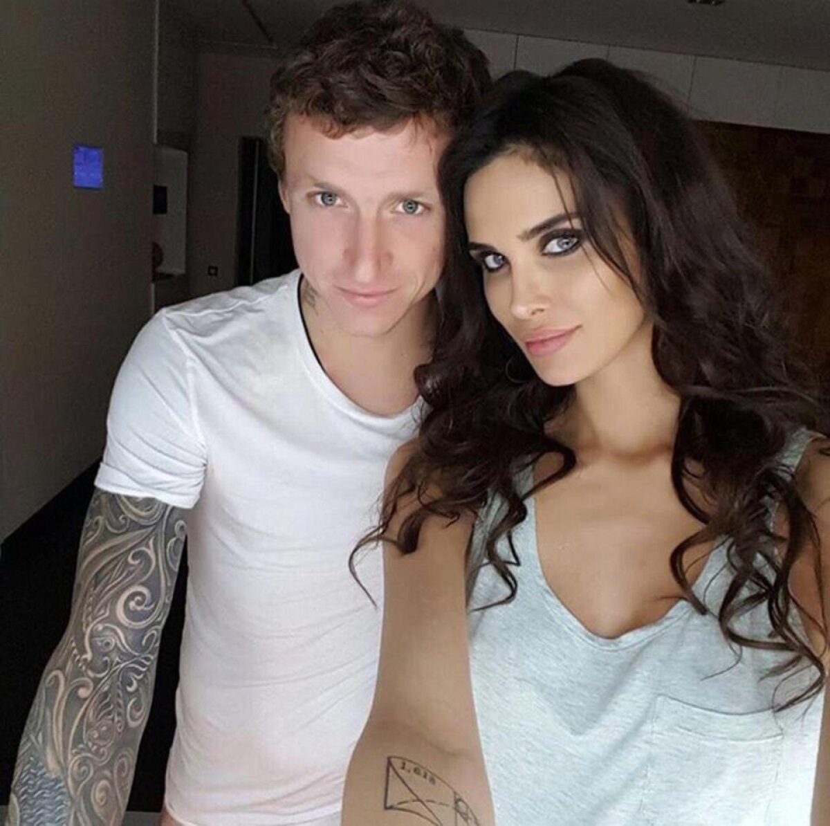 FOTO Un hacker a intrat în computerul soției unui internațional și i-a publicat pozele nud!