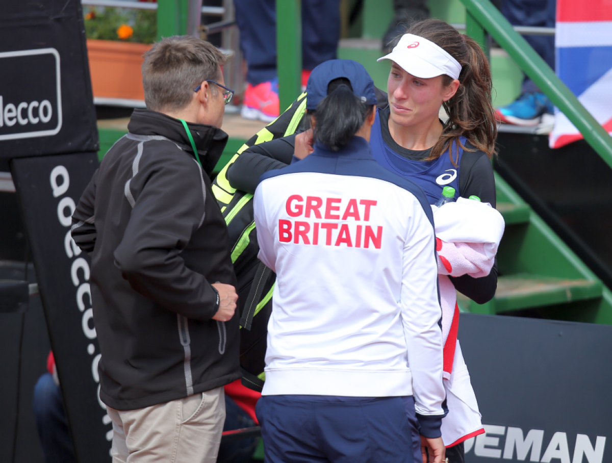 FOTO » FED Cup, România - Marea Britanie 1-1, după prima zi! Victorie pentru Halep, înfrângere pentru Cîrstea + Ilie Năstase, dat afară din arenă!