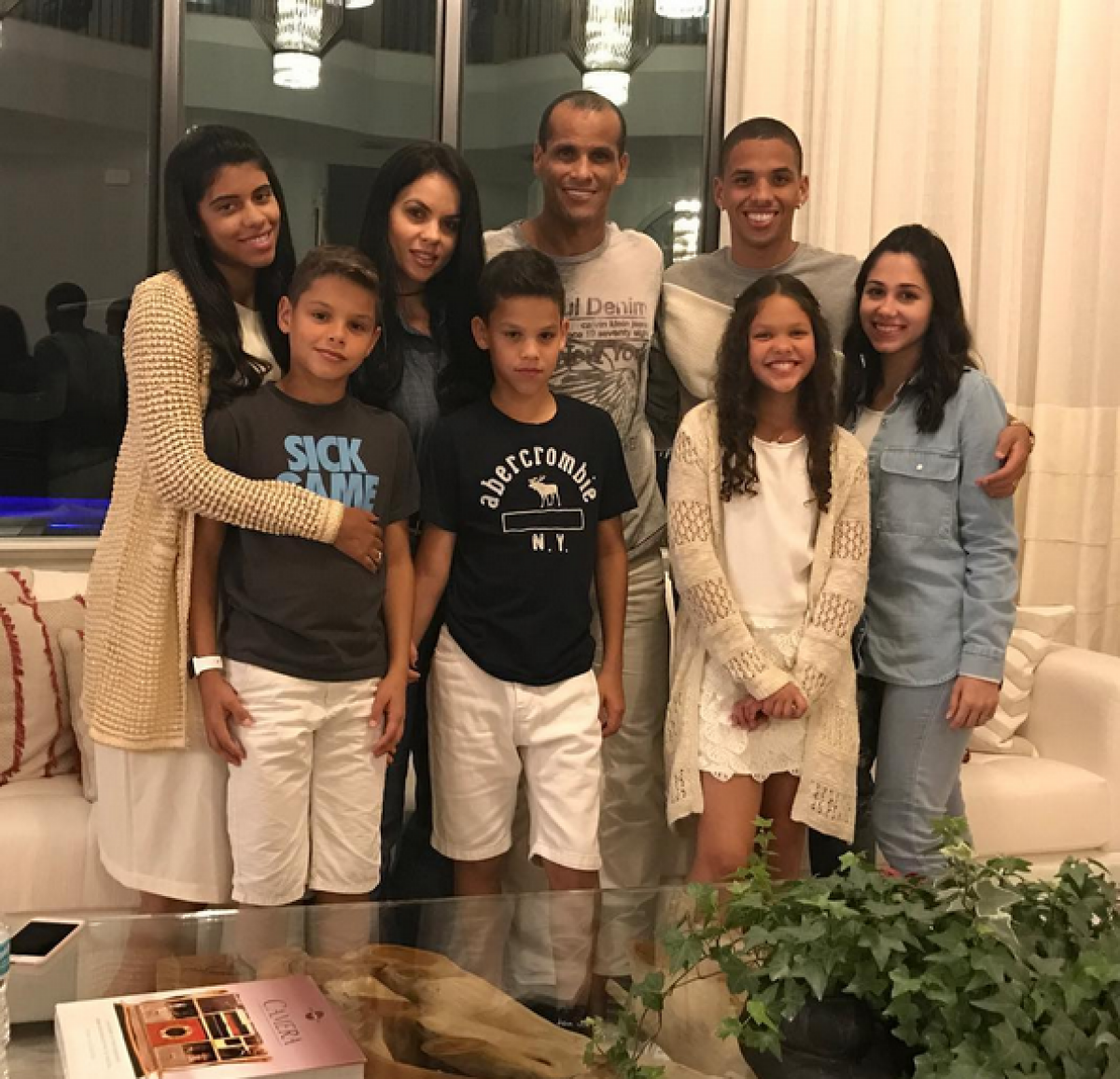 GALERIE FOTO + VIDEO » La 45 de ani poate juca oricând la Dinamo! Cum poate să arate tatăl lui Rivaldinho