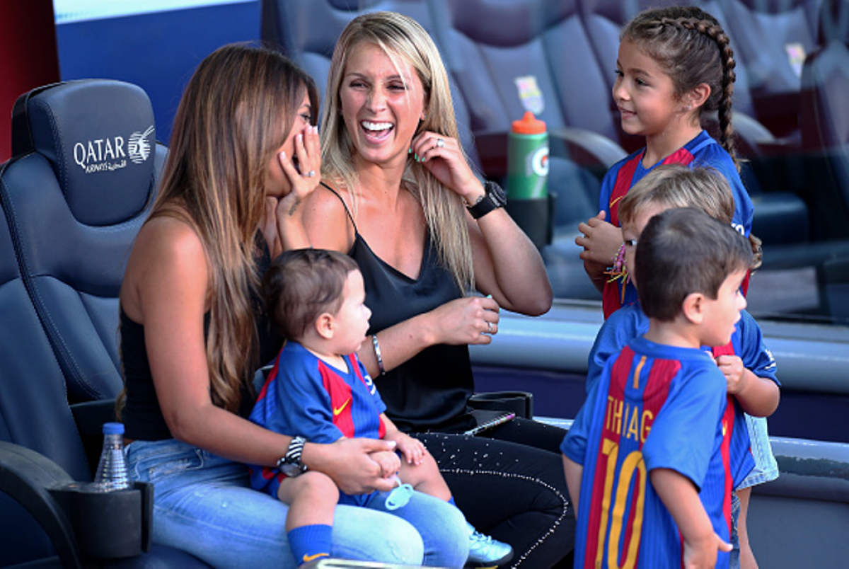 FOTO Femei de succes » Iubitele lui Messi și Suarez fac echipă bună împreună