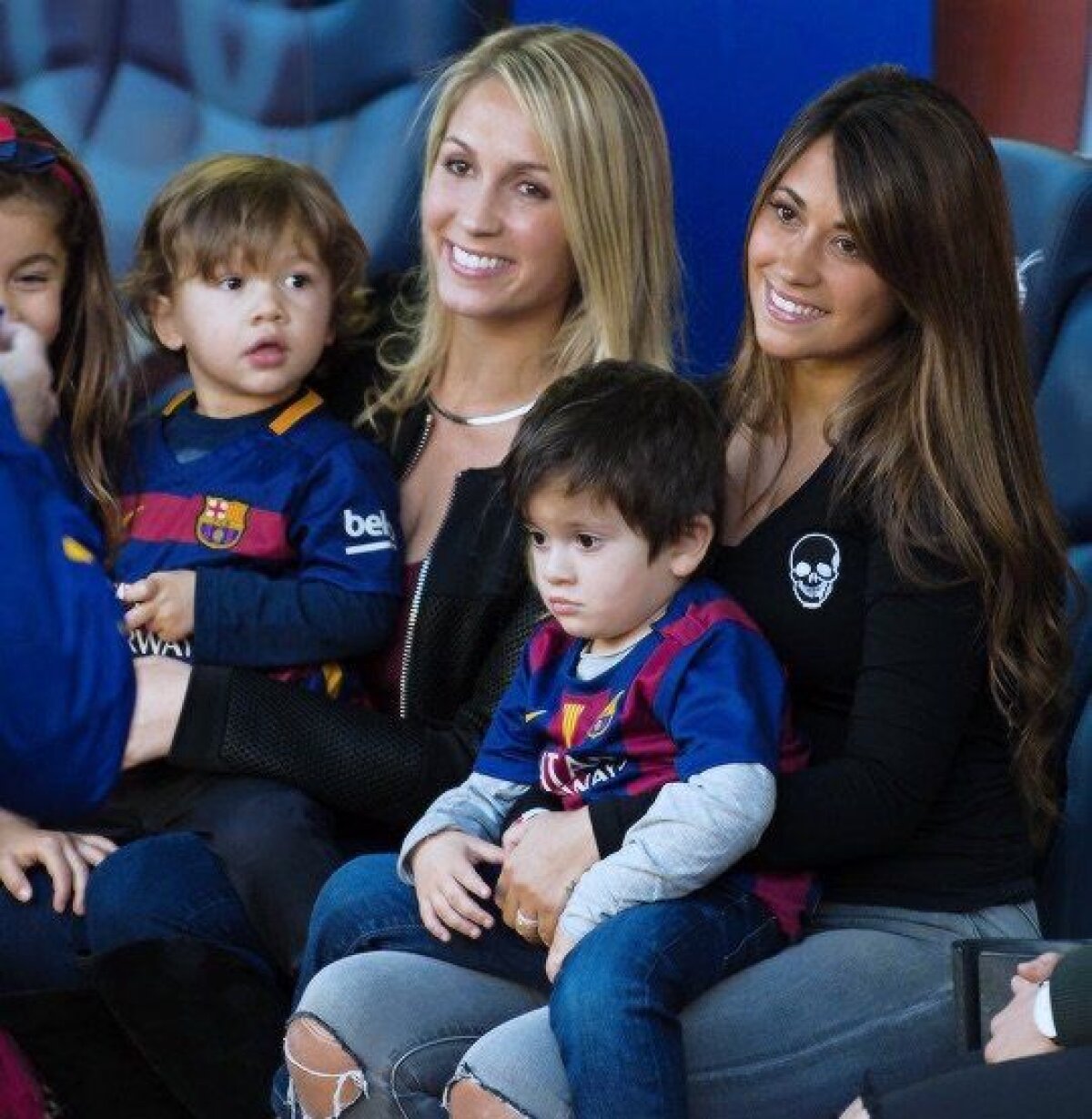 FOTO Femei de succes » Iubitele lui Messi și Suarez fac echipă bună împreună