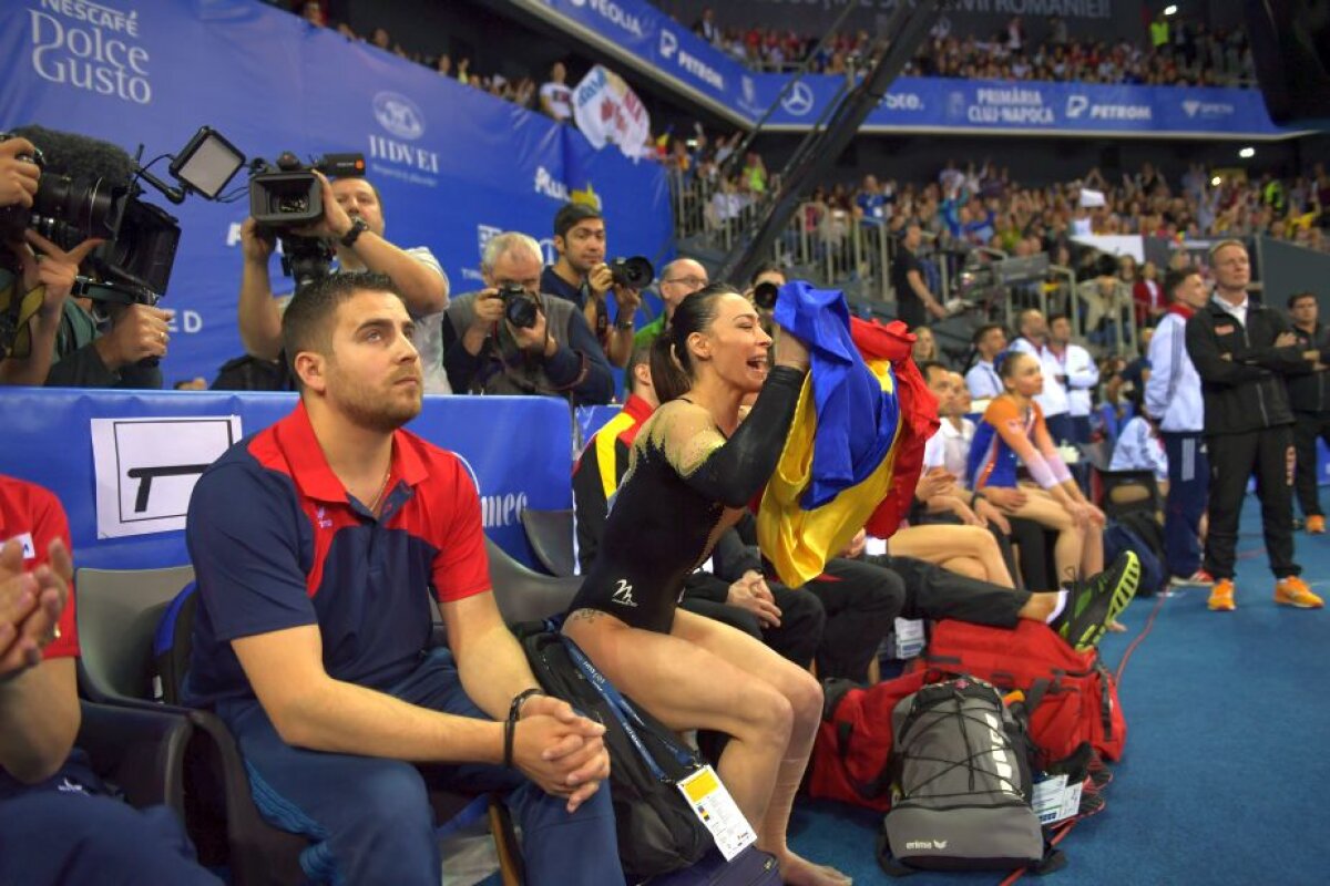 GALERIE FOTO Performanță ISTORICĂ pentru Cătălina Ponor! Aur la bârnă și record absolut în istoria acestui aparat » Bronz și pentru Larisa Iordache 