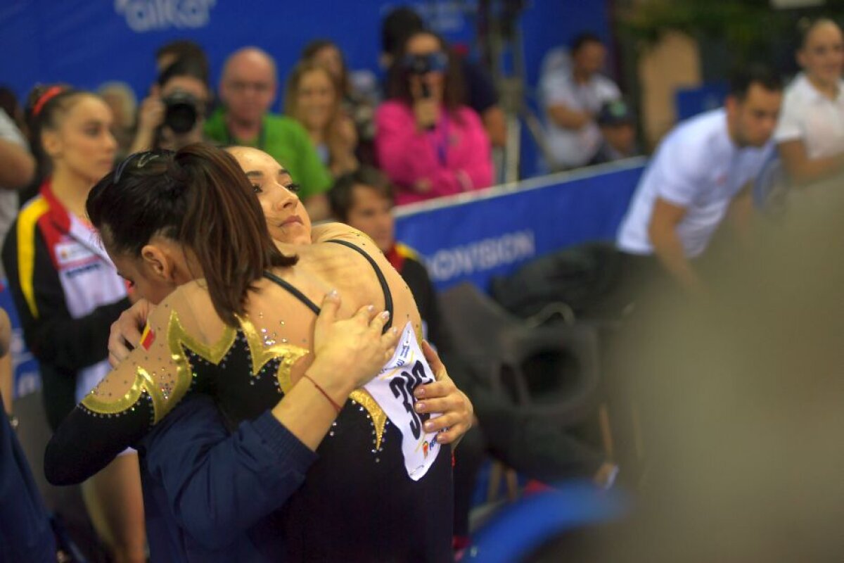 GALERIE FOTO Performanță ISTORICĂ pentru Cătălina Ponor! Aur la bârnă și record absolut în istoria acestui aparat » Bronz și pentru Larisa Iordache 