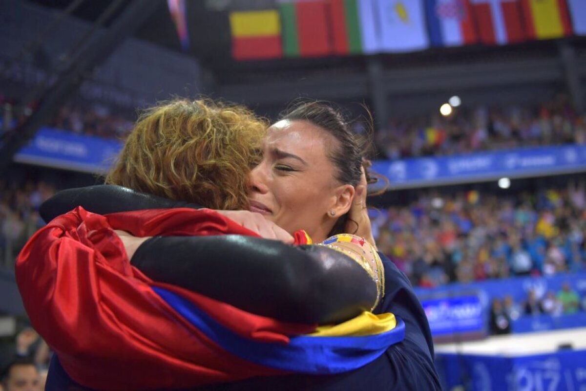 GALERIE FOTO Performanță ISTORICĂ pentru Cătălina Ponor! Aur la bârnă și record absolut în istoria acestui aparat » Bronz și pentru Larisa Iordache 