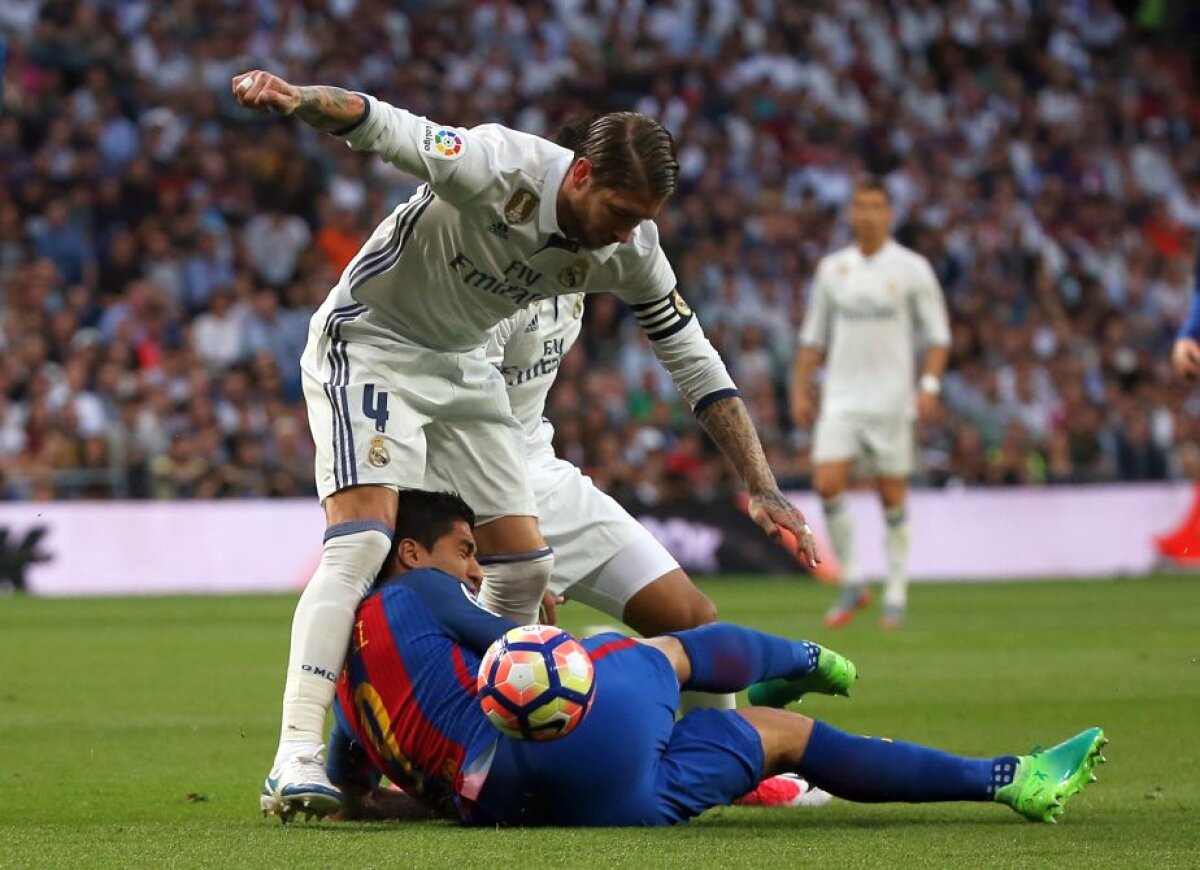 VIDEO și FOTO Victorie însângerată » Barca învinge în prelungiri în El Clasico, 3-2, și titlul încă se joacă în Spania