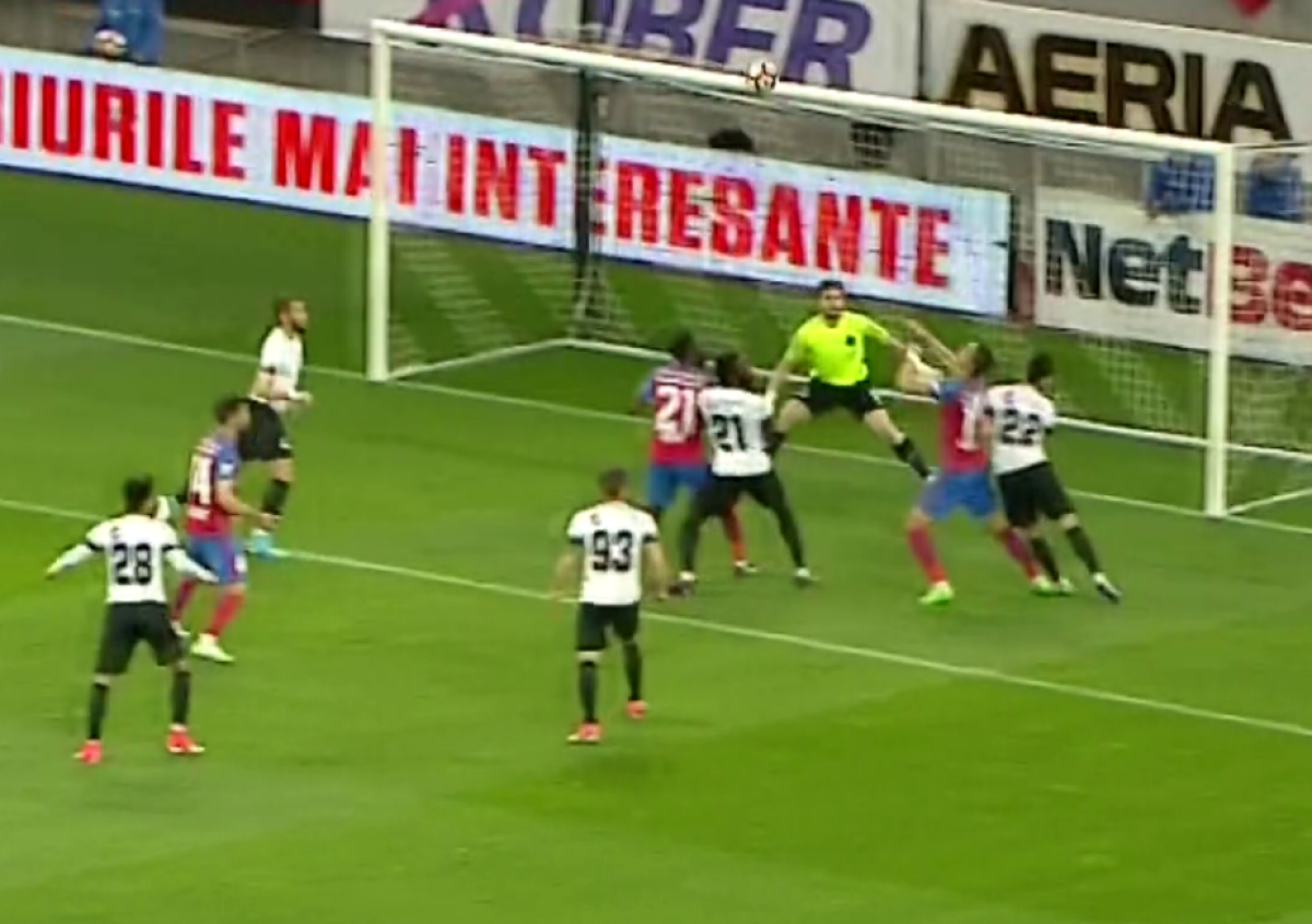 FOTO Faze controversate în "finala campionatului"! FCSB a cerut două penalty-uri în meciul cu Viitorul