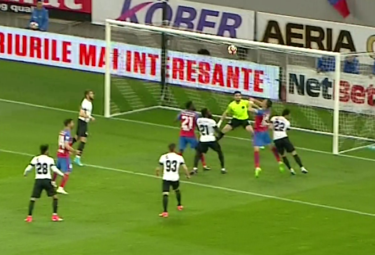 FOTO Faze controversate în "finala campionatului"! FCSB a cerut două penalty-uri în meciul cu Viitorul