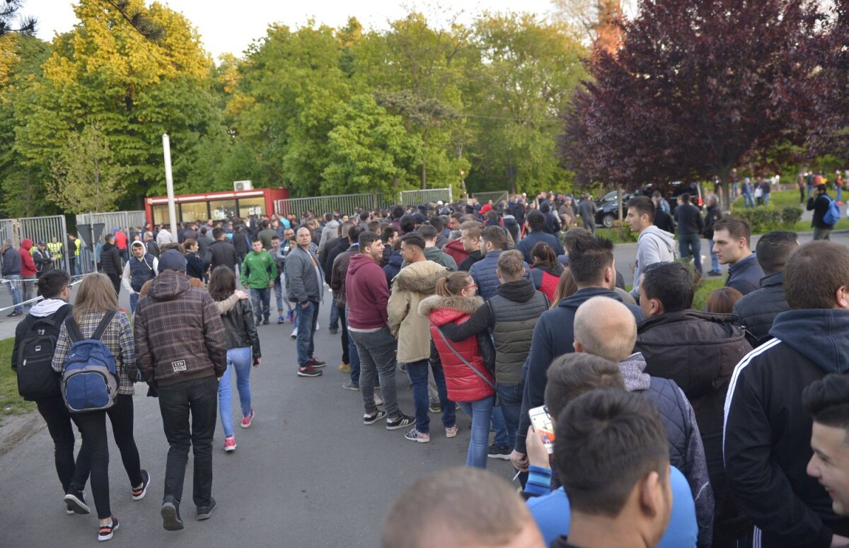 FOTO Miza adună oamenii! FCSB-Viitorul a înregistrat un nou record de asistență