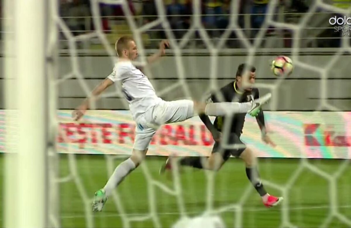 FOTO+VIDEO / UPDATE Zi neagră pentru brigada de arbitri de la Astra - ACS Poli » 3 penalty-uri neacordate, 2 dictate eronat, 1 gol din ofsaid!