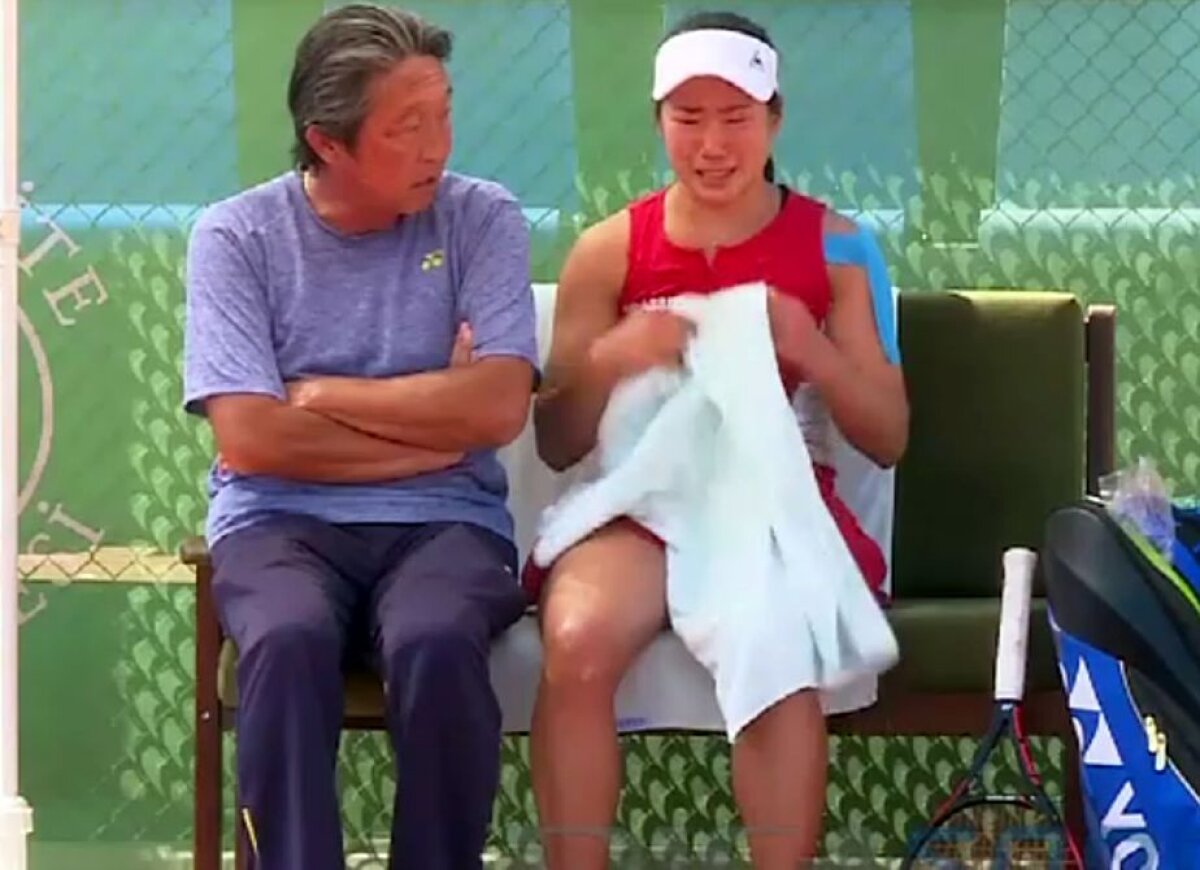 FOTO Alexandra Cadanțu s-a calificat în "optimi" la Istanbul și și-a făcut adversara să plângă