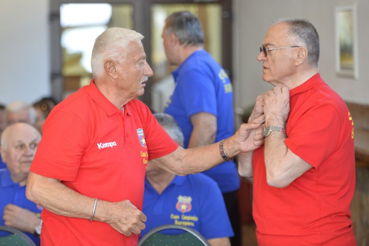 FOTO Semicerc peste 40 de ani » Componenții echipelor de handbal din 1968 și 1977 s-au reunit la Cheile Grădiștei pentru a celebra 49, respectiv 40 de ani de la câștigarea CCE