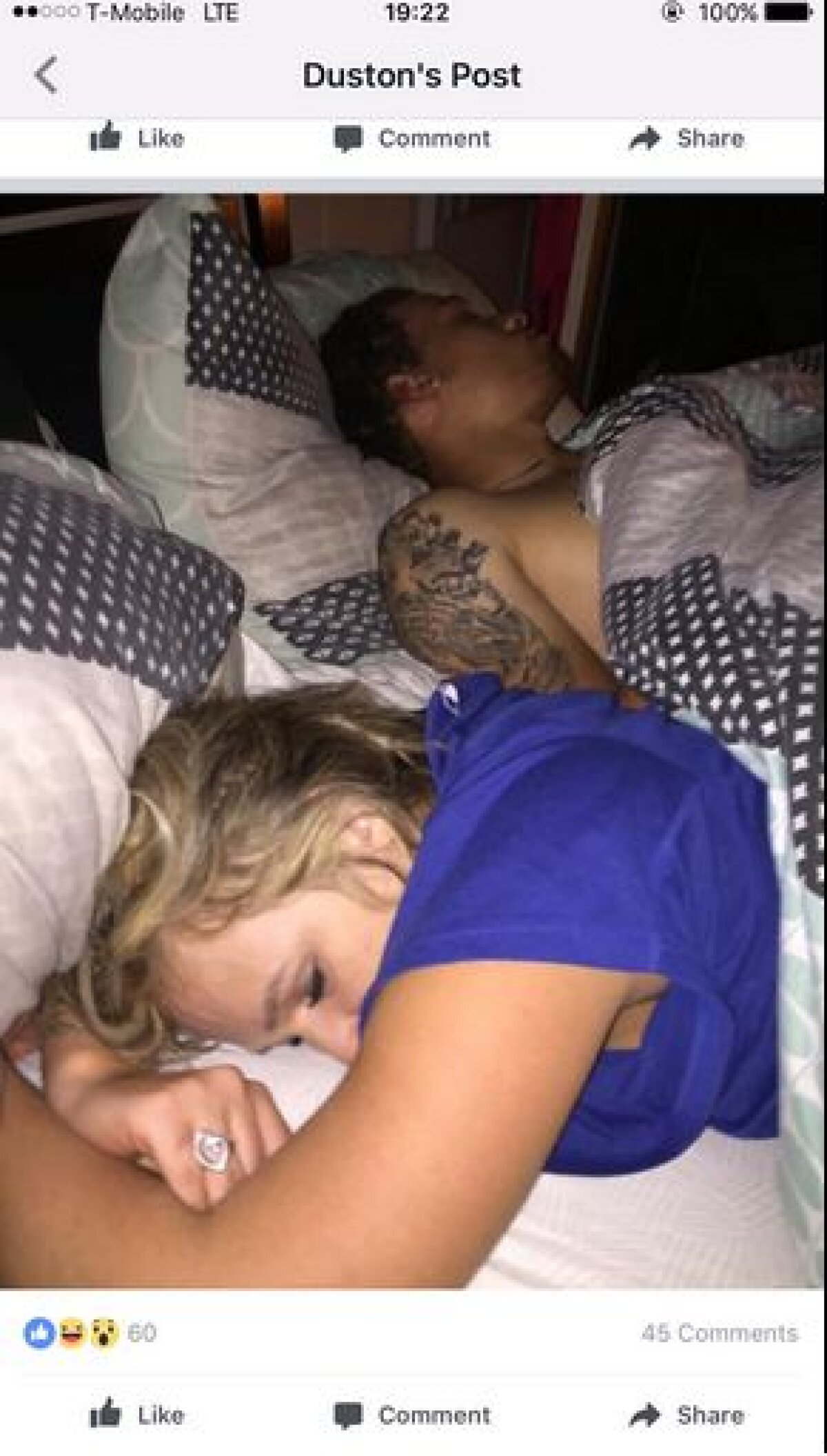 FOTO Și-a prins iubita în pat cu alt bărbat, așa că a făcut o ședință foto incendiară!