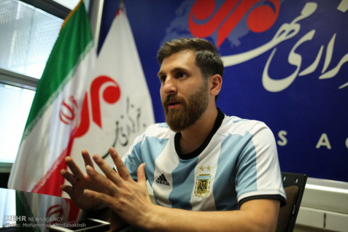 GALERIE FOTO A apărut clona lui Lionel Messi! E din Iran și este identic cu starul Barcelonei 