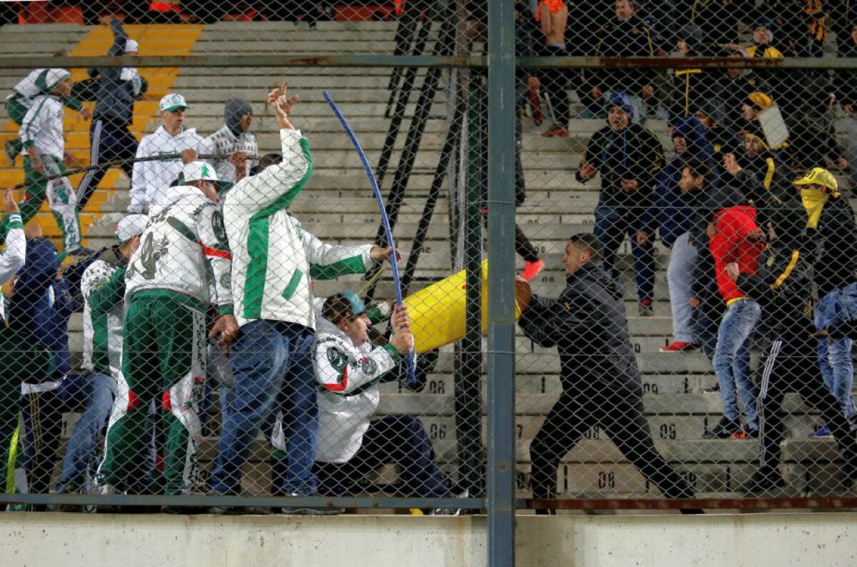 VIDEO+FOTO Un fost star din Serie A a provocat un scandal uriaș! 18 polițiști răniți în timpul meciului