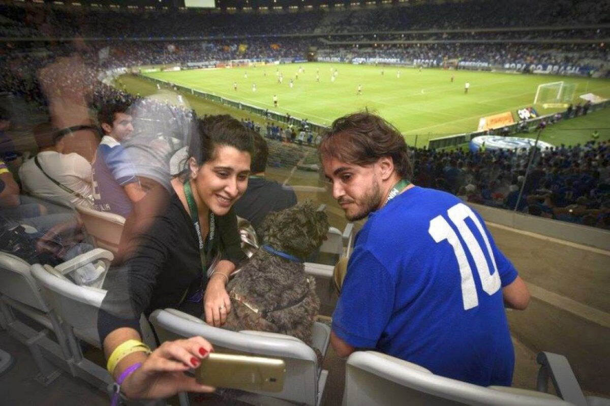 Mergi la meci cu cel mai bun prieten »Tribună inedită inaugurată pe un stadion