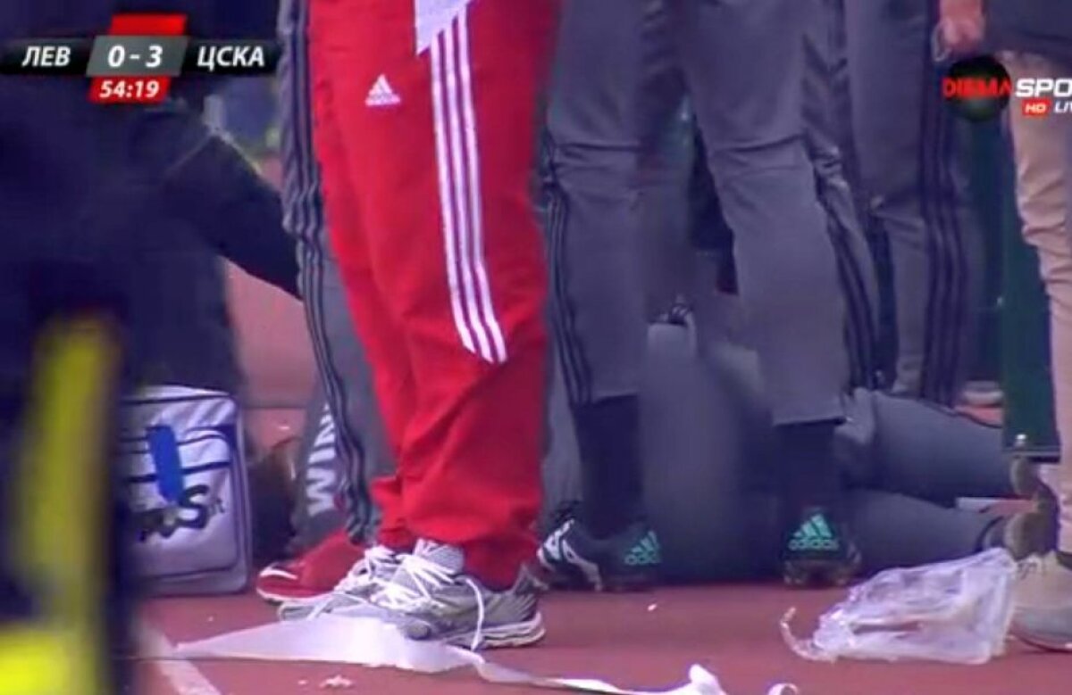 FOTO Nebunie la Sofia în derbyul Levski - ȚSKA! Thomas Neubert s-a prăbușit pe pistă, lovit de petarde și pietre! Alți doi antrenori de la ȚSKA răniți