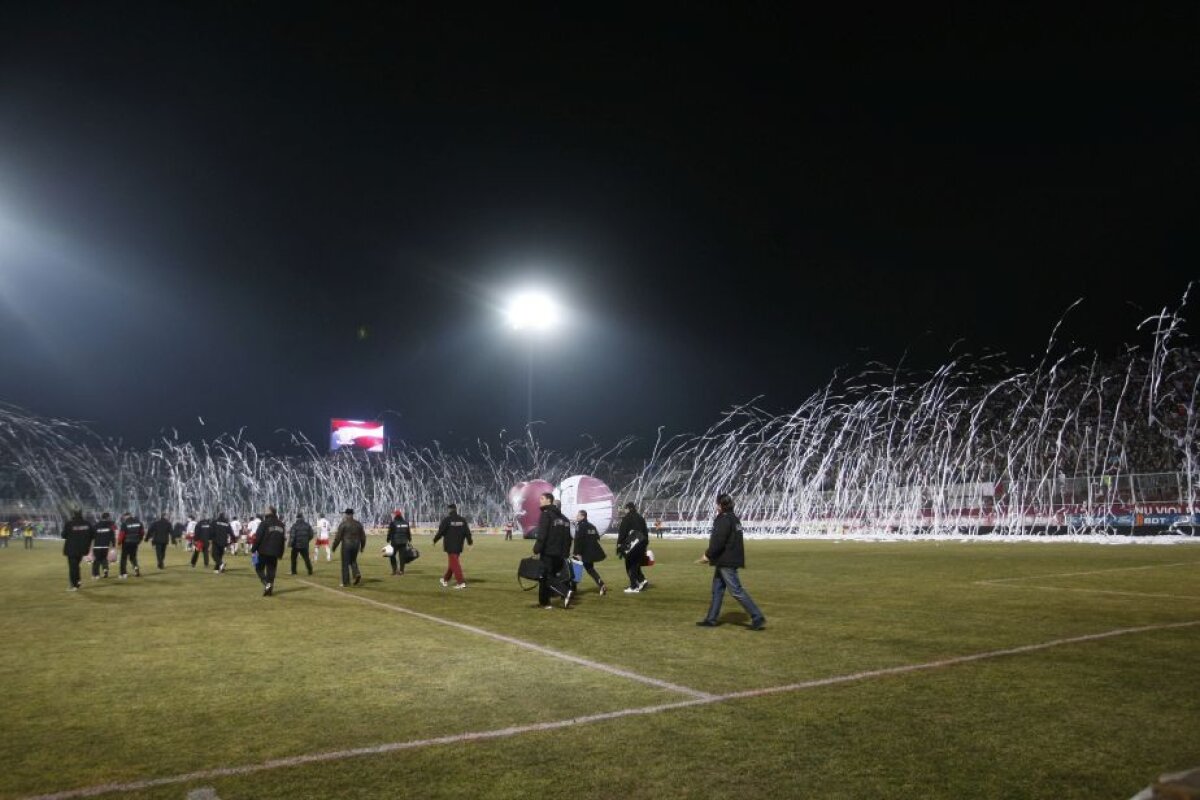 FOTO Răfuială între ultrași » Rapidiștii îi acuză de plagiat pe dinamoviști: "Copia nu are valoare" 