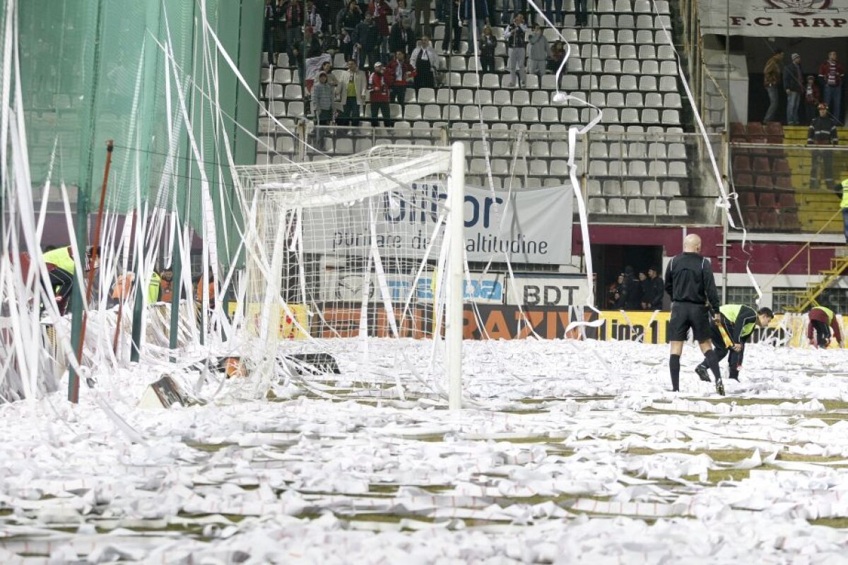 FOTO Răfuială între ultrași » Rapidiștii îi acuză de plagiat pe dinamoviști: "Copia nu are valoare" 