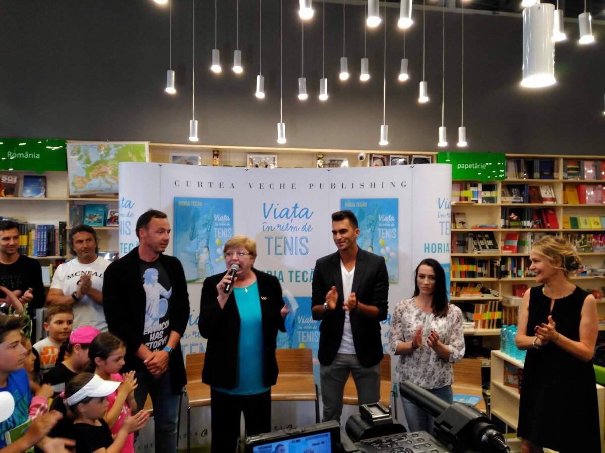 GALERIE FOTO Horia Tecău şi-a lansat cartea la Constanţa! Campionul de la Wimbledon le-a făcut un cadou copiilor