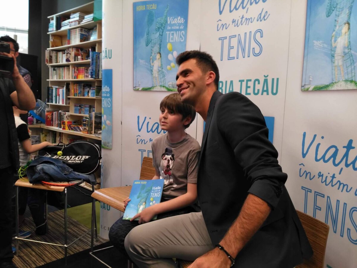 GALERIE FOTO Horia Tecău şi-a lansat cartea la Constanţa! Campionul de la Wimbledon le-a făcut un cadou copiilor