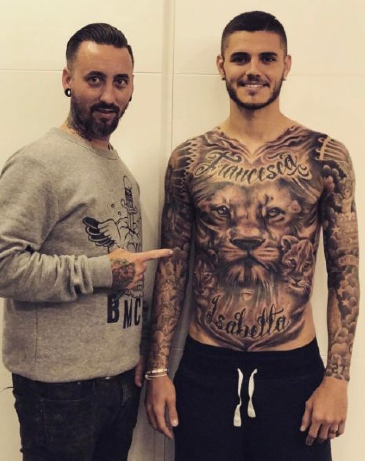 FOTO Imagine șocantă cu una dintre vedetele din Serie A! 5 luni de muncă pentru a-și acoperi corpul de tatuaje 