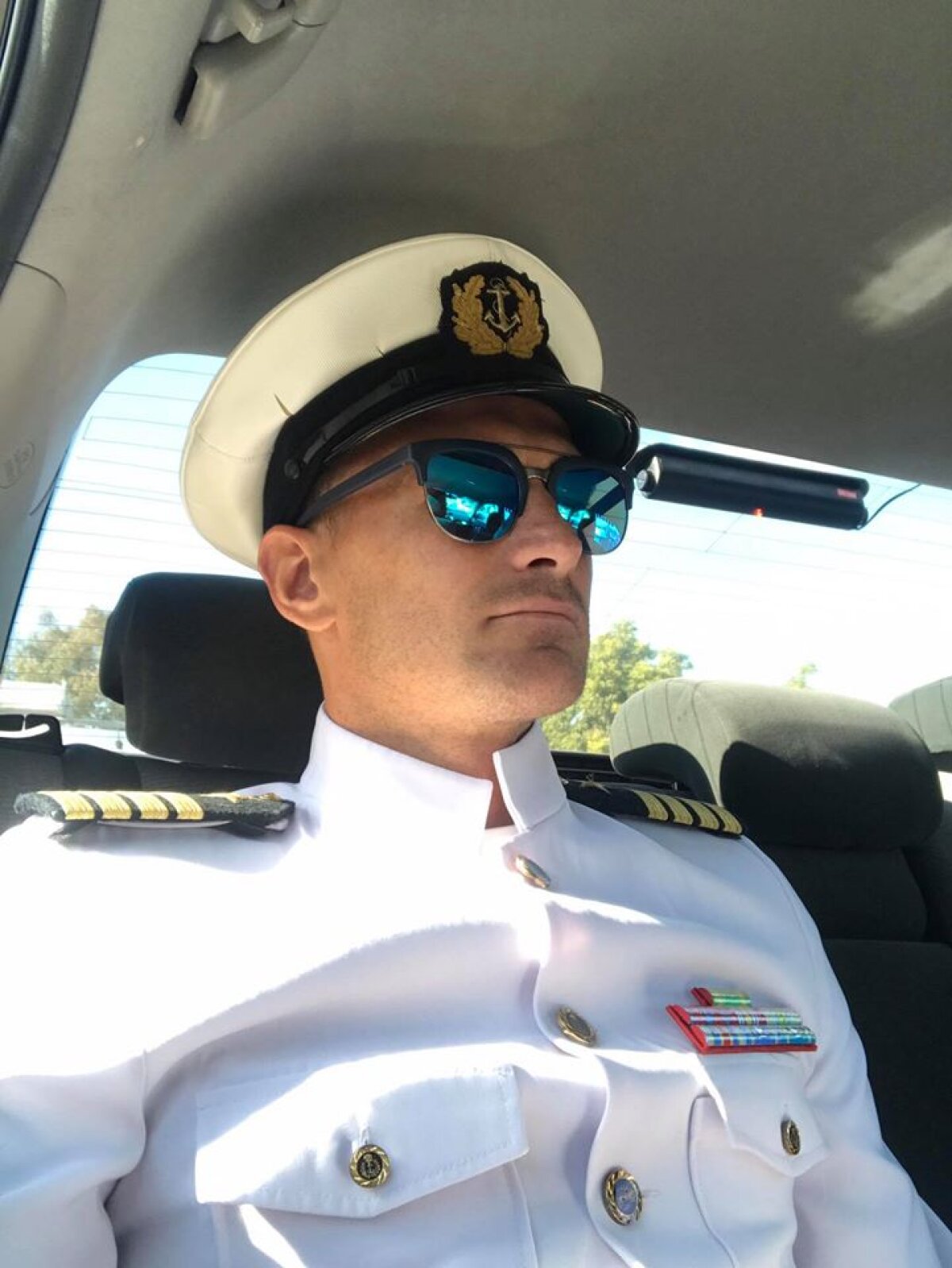 GALERIE FOTO Imagini-spectacol » Cum a apărut la petrecere un fost fotbalist de la Dinamo :)