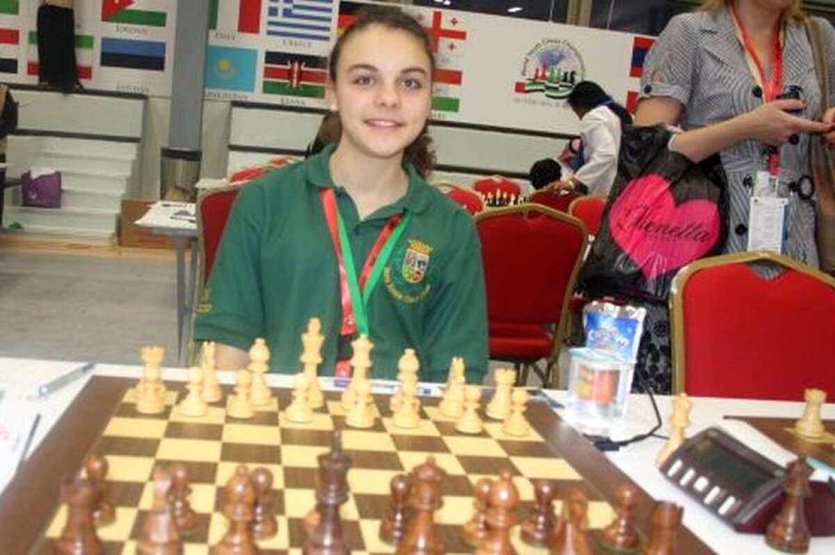 Fiica unui fost fotbalist român de la Oțelul e noua campioană mondială U17 la șah » Felicitată de președintele Irlandei