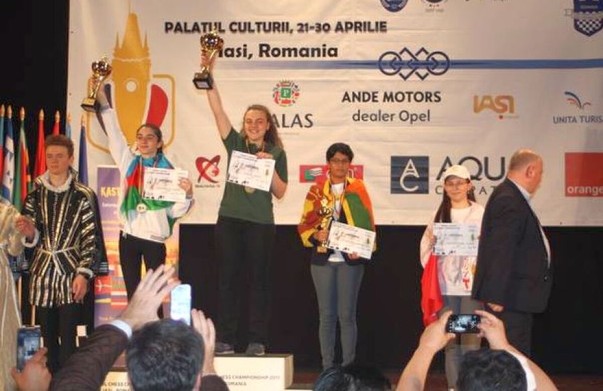 Fiica unui fost fotbalist român de la Oțelul e noua campioană mondială U17 la șah » Felicitată de președintele Irlandei