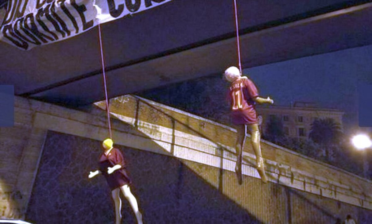 Macabru! Jucătorii Romei au fost amenințați cu moartea: manechine spânzurate lângă Colosseum! "Dormiți cu lumina aprinsă!"